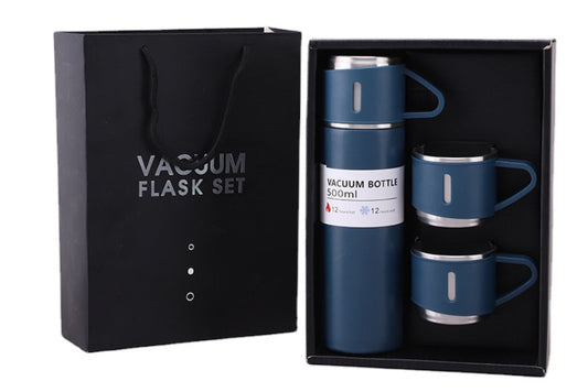 Set cadou termos albastru mat 500ml cu 3 cani premium

Termos otel inoxidabil cu perete dublu si izolatie vacuum

Cutie cadou eleganta neagra pentru set termos si cani